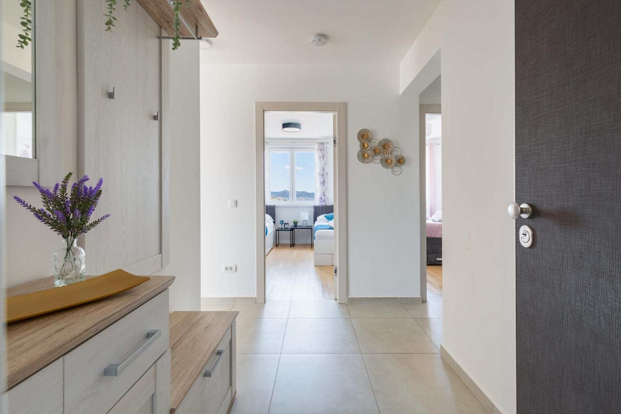 Apartment Stella Maris 2bdr, Balcony, Sea View, Garage, Bbq